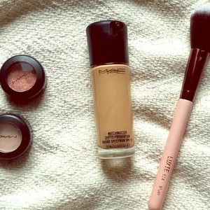 MAC matchmaster SPF 15 shade 3 Rosy Beige